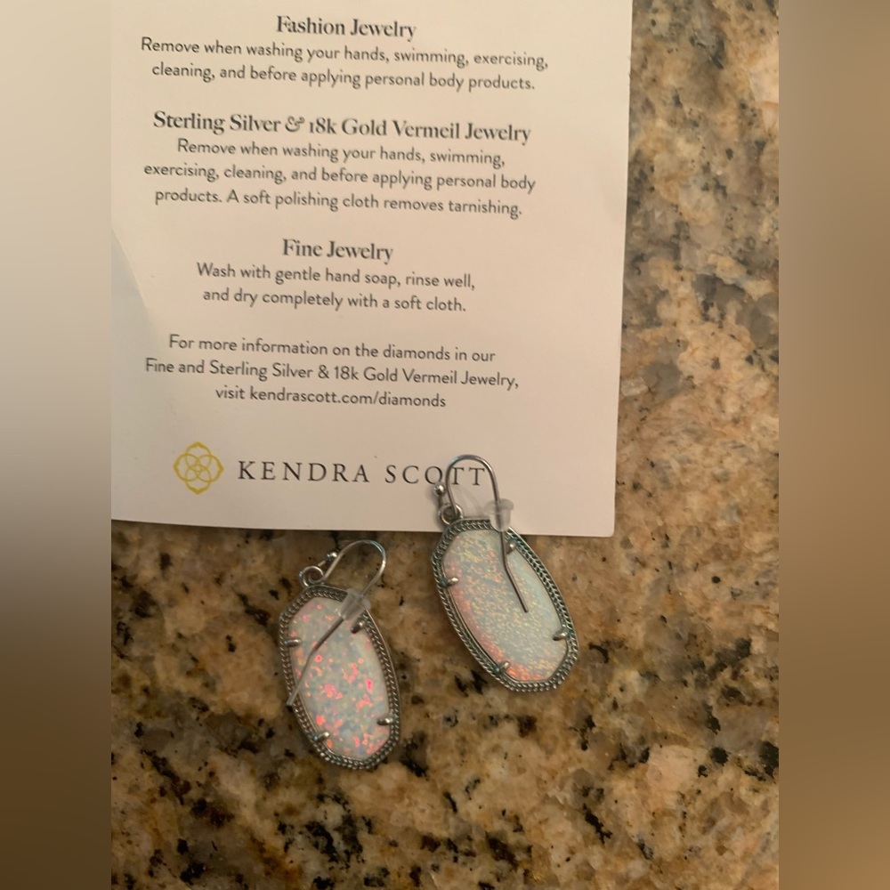 Kendra Scott Lee Drop earring opal color